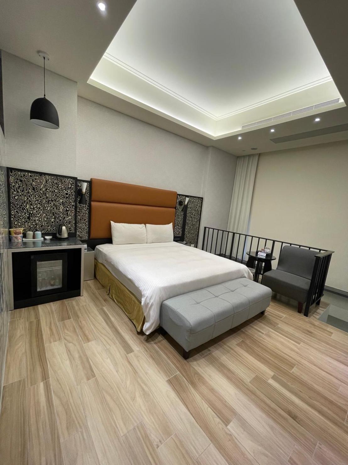 G.Shock Motel Jiuru Εξωτερικό φωτογραφία